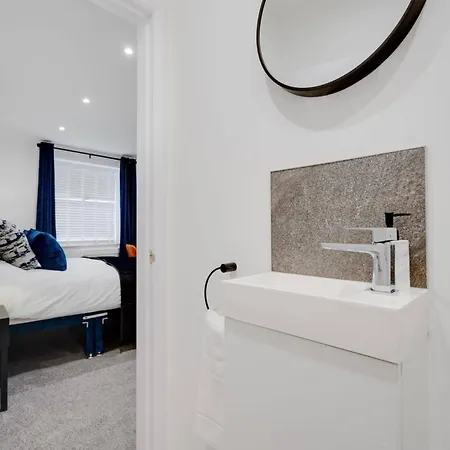 Brighton Apt - 2 Bedroom Free Wi-Fi & Parking Wallasey Exterior photo