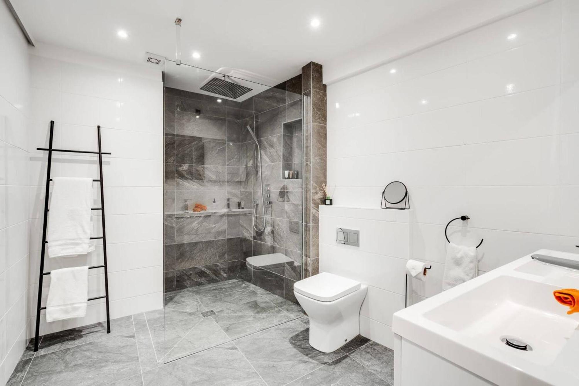 Brighton - 2 Bedroom Free Wi-fi & Parking Appartement Wallasey