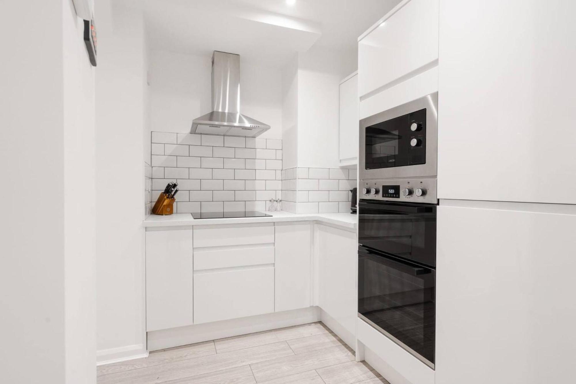 Brighton - 2 Bedroom Free Wi-fi & Parking * Wallasey